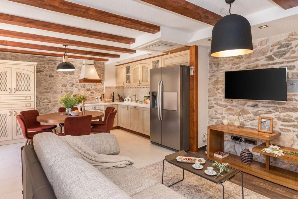 Villa Hirundo Rustica سكرادين المظهر الخارجي الصورة