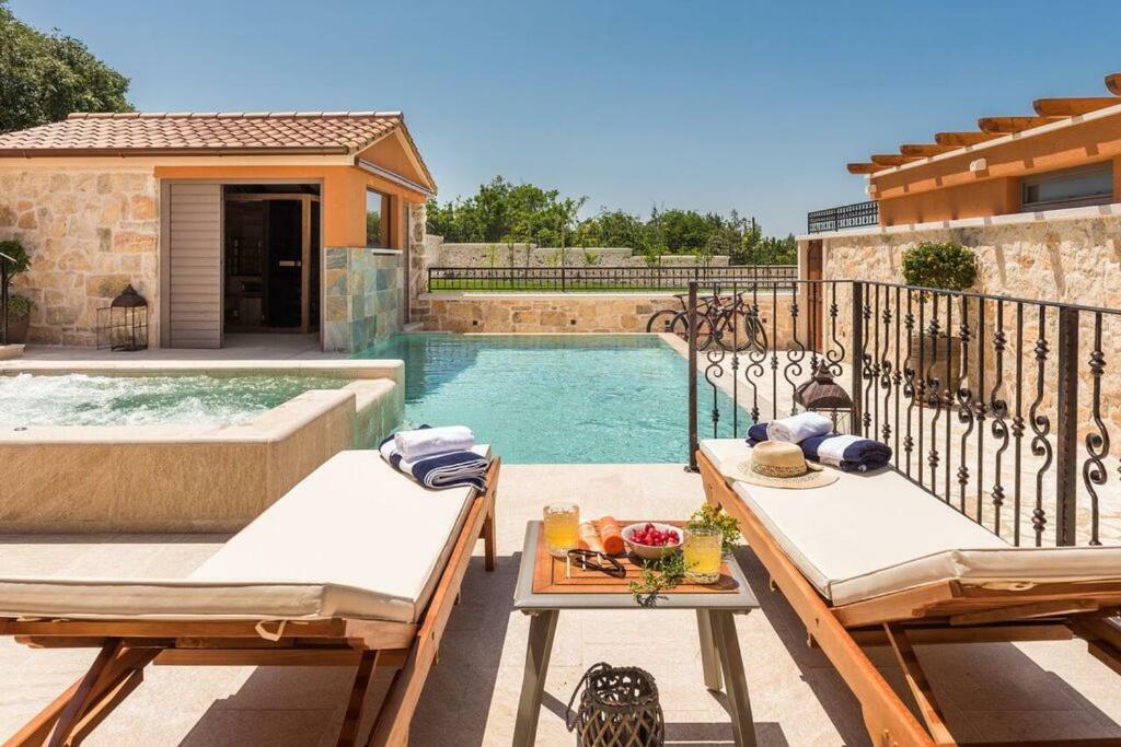 Villa Hirundo Rustica سكرادين المظهر الخارجي الصورة