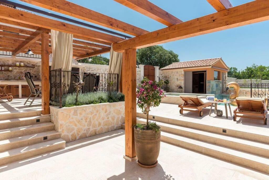 Villa Hirundo Rustica سكرادين المظهر الخارجي الصورة