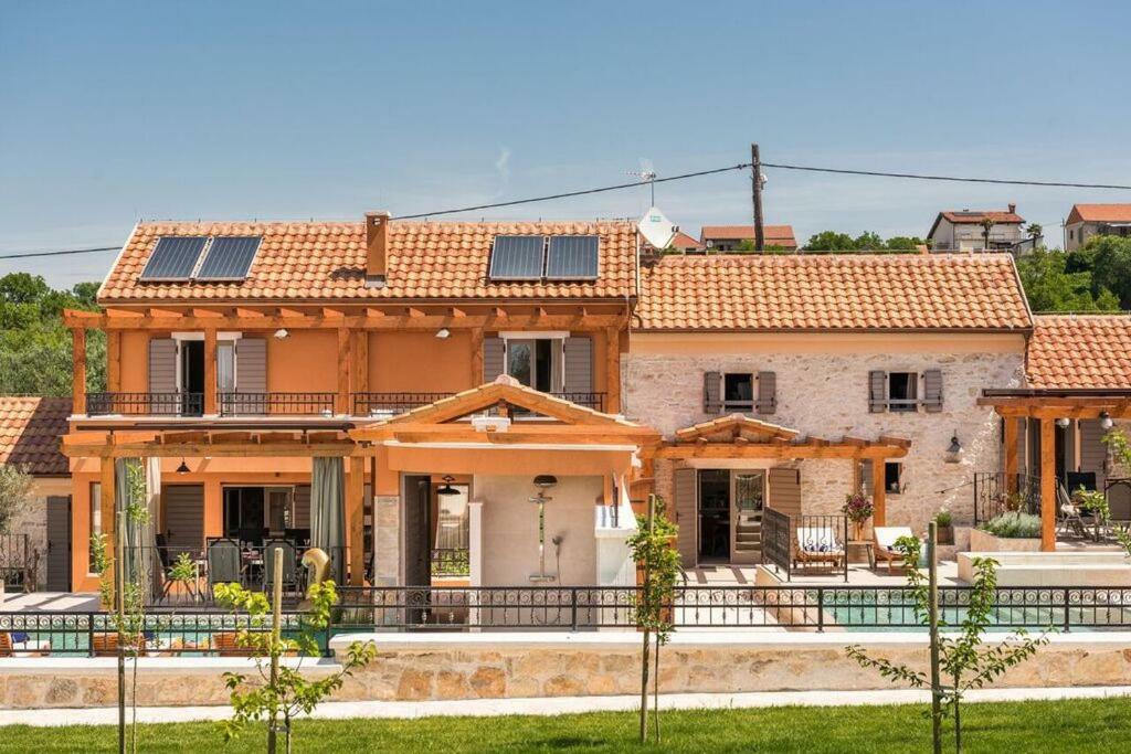 Villa Hirundo Rustica سكرادين المظهر الخارجي الصورة