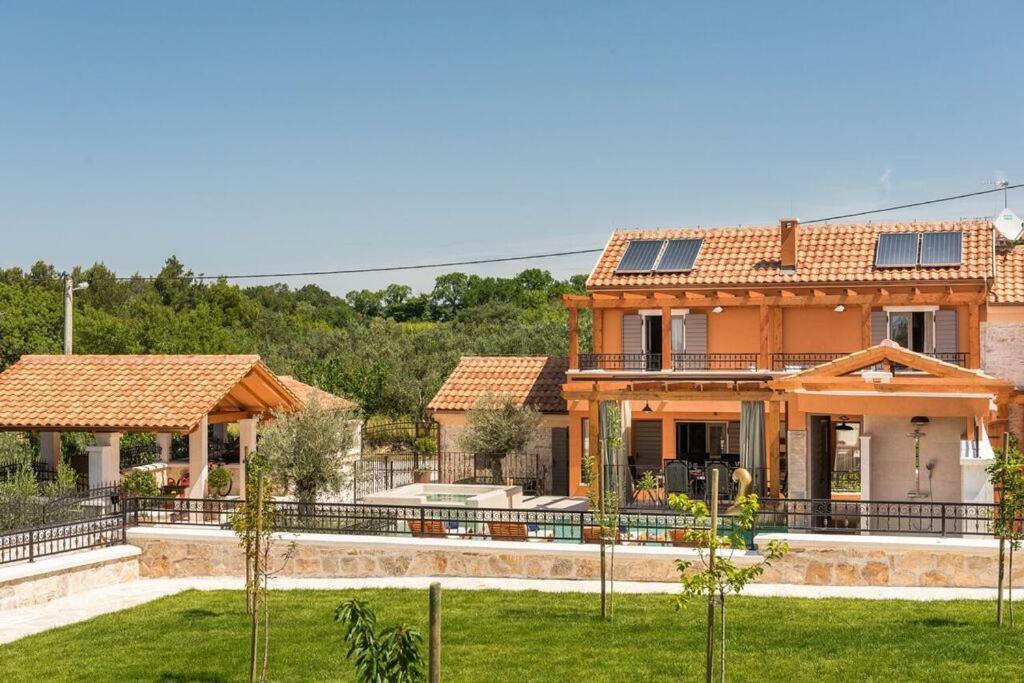 Villa Hirundo Rustica سكرادين المظهر الخارجي الصورة