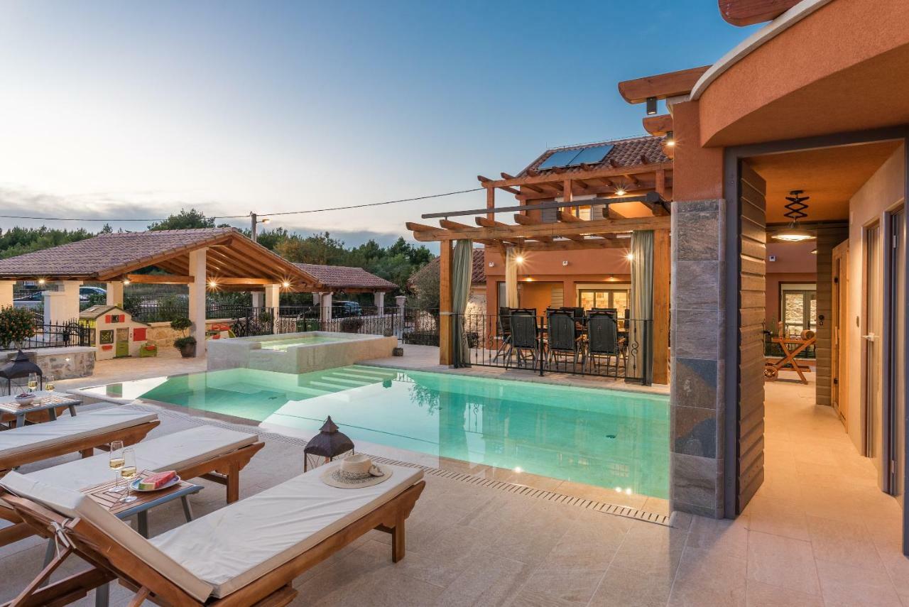 Villa Hirundo Rustica سكرادين المظهر الخارجي الصورة