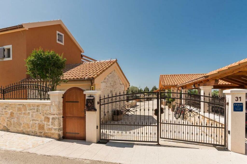 Villa Hirundo Rustica سكرادين المظهر الخارجي الصورة